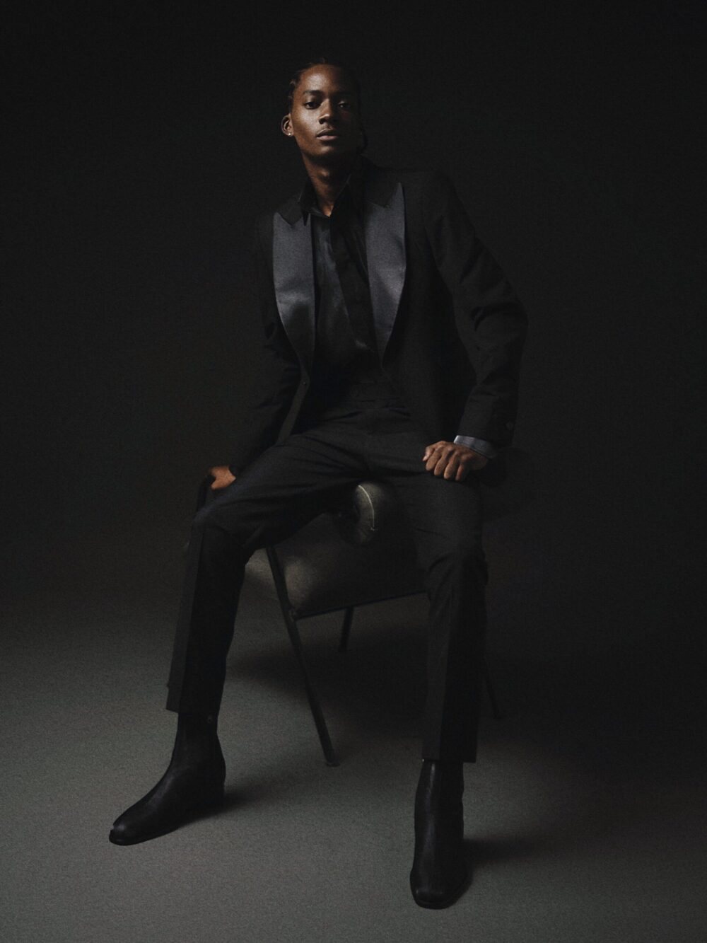 BLACK DETAILED TUXEDO