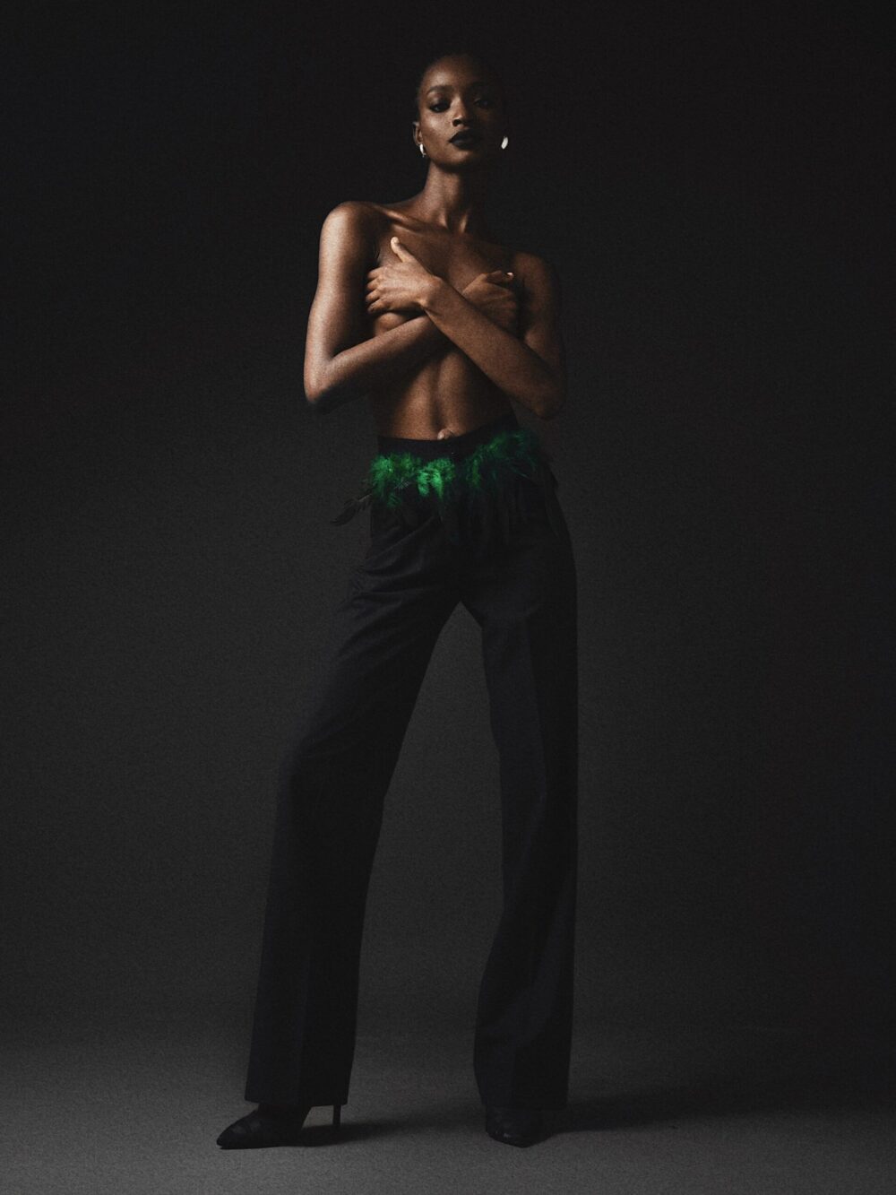 FEATHER DETAILED PANTS