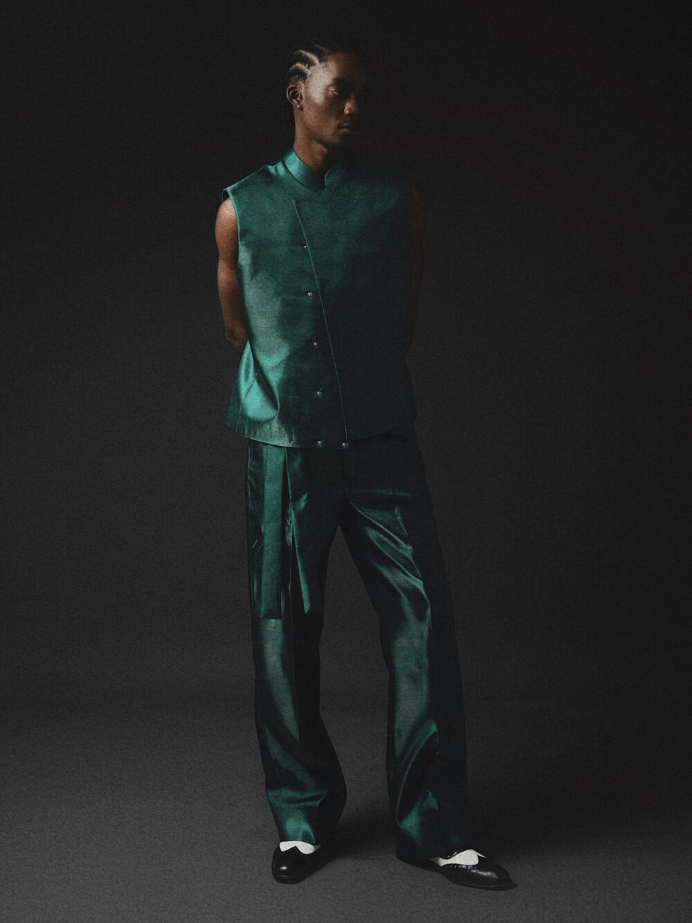 MANDARIN COLLAR SLEEVELESS SUIT