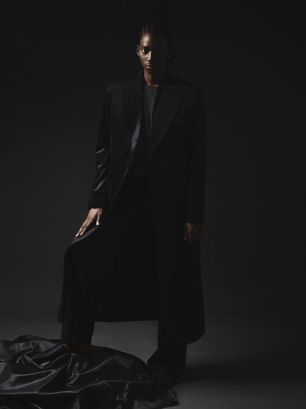 VELVET DETAILED DOUBLE BREASTED OVERCOAT