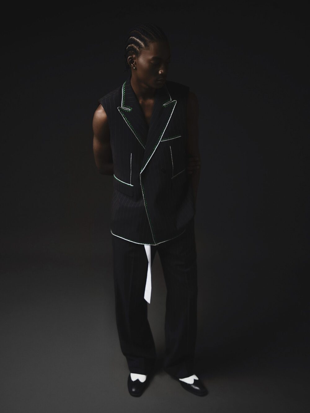 SLEEVELESS PINSTRIPED SUIT WITH THREADING DETAILING