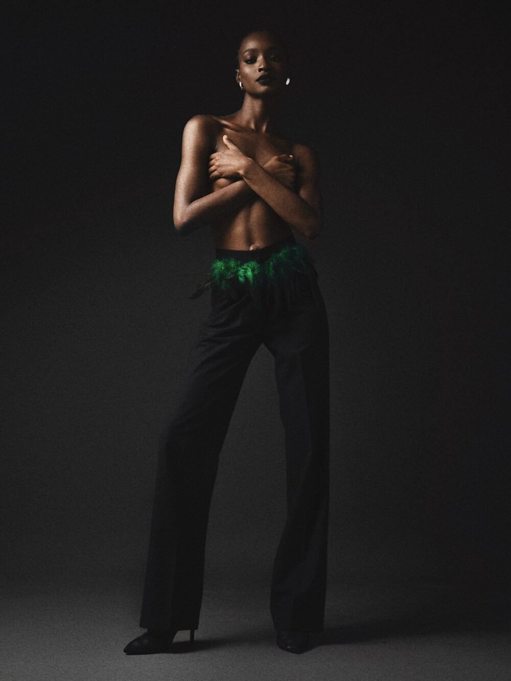 FEATHER DETAILED PANTS